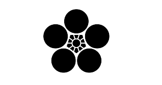Close-up of Ken-Umebachi crest showing sharp hub wedges.