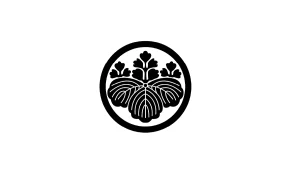 Maruni Gosan-no-Kiri crest with three paulownia leaves and 5-3 blossom clusters inside a circle.